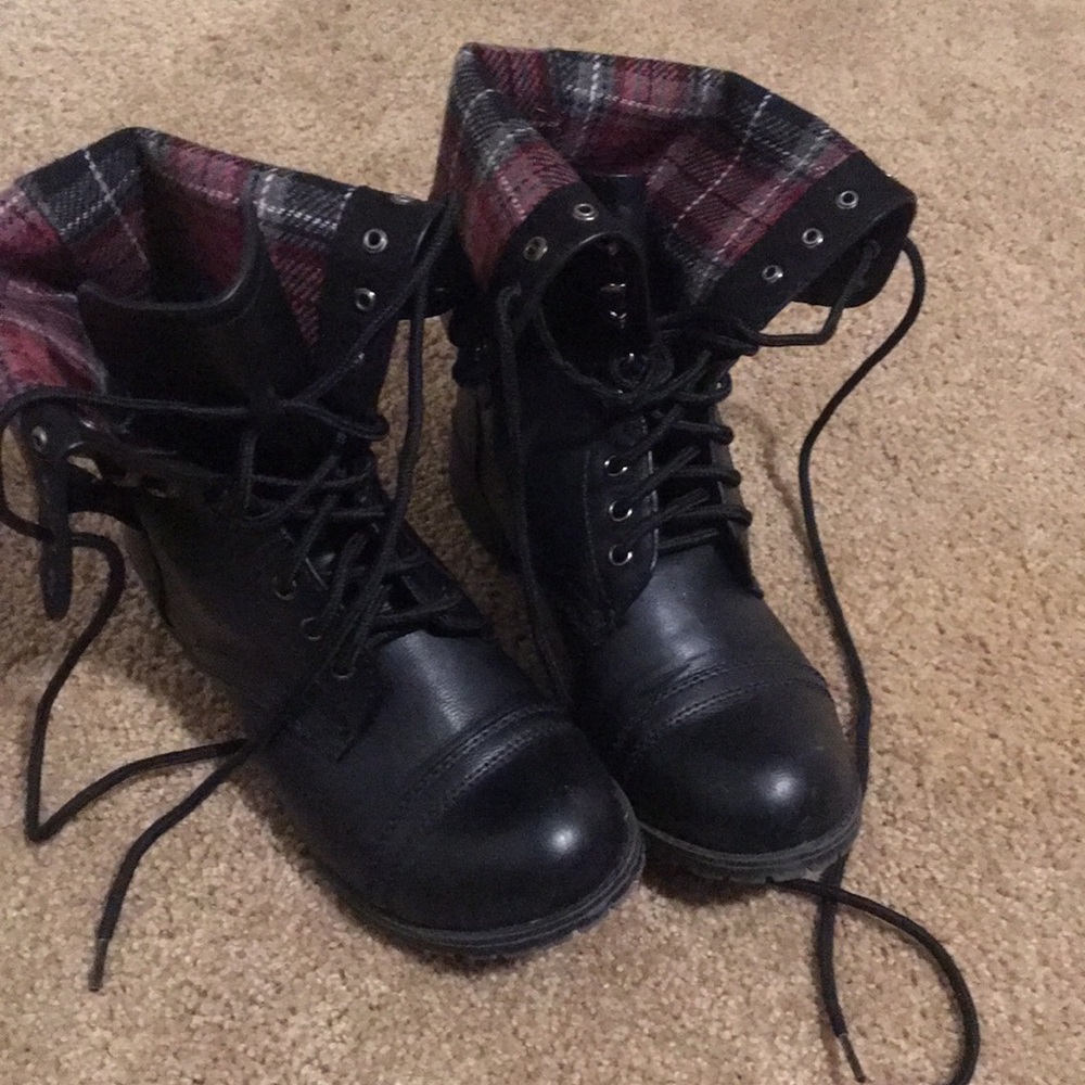 Cute combat boots!